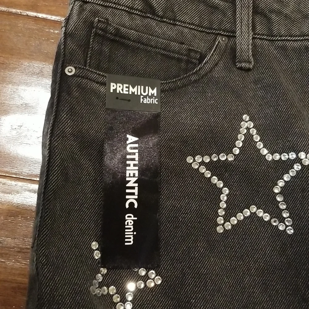Simple Society Faded Blk High Rise Jeans W/ F…